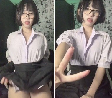 Poster of Em học sinh vú nhỏ với lồn không lông lộ clip sex